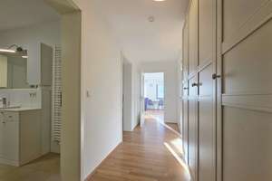 Barrierefreie 2-Zimmer-Garten-Wohnung mit Wasserblick, EBK, Fußbodenheizung und TG-Stellplatz! – Die vollständige Adresse der Immobilie erhältst du vom Anbieter., 10589 Charlottenburg, Berlin – Vorschaubild 11