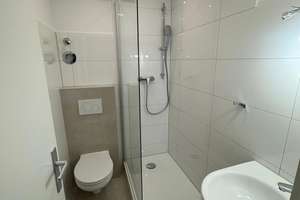 Kernsanierte 2-Zi-Whg. mit offenem Wohn-/Kochbereich und Balkon in Köln