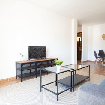VOLL MÖBLIERTES WOHNHAUS MIT INNENHOF