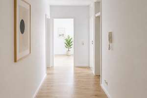 Groß, hell & komfortabel – 3‑Raum‑Wohnung mit Balkon und Aufzug – Tanneberger Weg 44, 1169 Gorbitz-Süd, Dresden – Vorschaubild 2