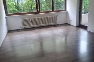 Ruhige Oase in der Stadt!  2 ZKB / Balkon / Tiefgarage. Toplage an der Kahnfahrt.  * Frei * – Oblatterwallstrasse 36 a, 86153 Jakobervorstadt-Nord, Augsburg – Vorschaubild 3