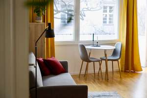 Möbliertes Wohnen in Charlottenburg: 1-Zimmer-Apartment mit Sonnenbalkon – Bayernallee 3, 14052 Westend, Berlin – Vorschaubild 2