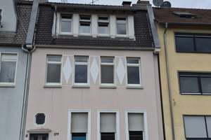Zuhause mit viel Platz in einem sanierten Mehrfamilienhaus in Essen