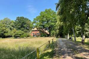 150 m² Bauernhaus-Wohnung mit großem Garten in ruhiger Lage bei Oldenburg - Pferdehaltung möglich