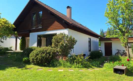 Von Privat: Gepflegtes Einfamilienhaus mit Einliegerwohnung und schönem Garten in Kusterdingen