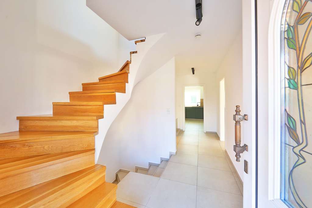 Immobilie in Ottenhofen - Modernisierte Doppelhaushälfte in eingewachsener Siedlung im Landkreis Erding - Bild 2