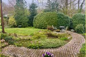 Attraktiver Bungalow in ruhiger Stichstrasse mit großem Garten, Garage und Keller in Bonn Röttgen – Die vollständige Adresse der Immobilie erhältst du vom Anbieter., 53125 Röttgen, Bonn – Vorschaubild 3