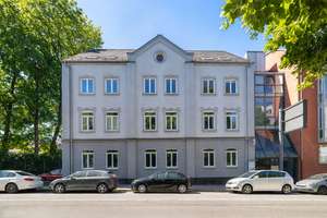 Großzügige 5,5-Zimmer-Wohnung mit Balkon und zwei Stellplätzen in beliebter Innenstadt-Lage