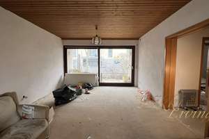 Renovierungsbedürftiges freistehendes Zweifamilienhaus mit schönem Grundstück! – Die vollständige Adresse der Immobilie erhältst du vom Anbieter., 80997 Allach, München – Vorschaubild 2