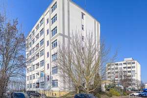 VERMIETETE 3-ZIMMER-WOHNUNG MIT BALKON, AUFZUG UND STELLPLATZ - KAPITALANLAGE IN RÜDERSDORF BEI BERL