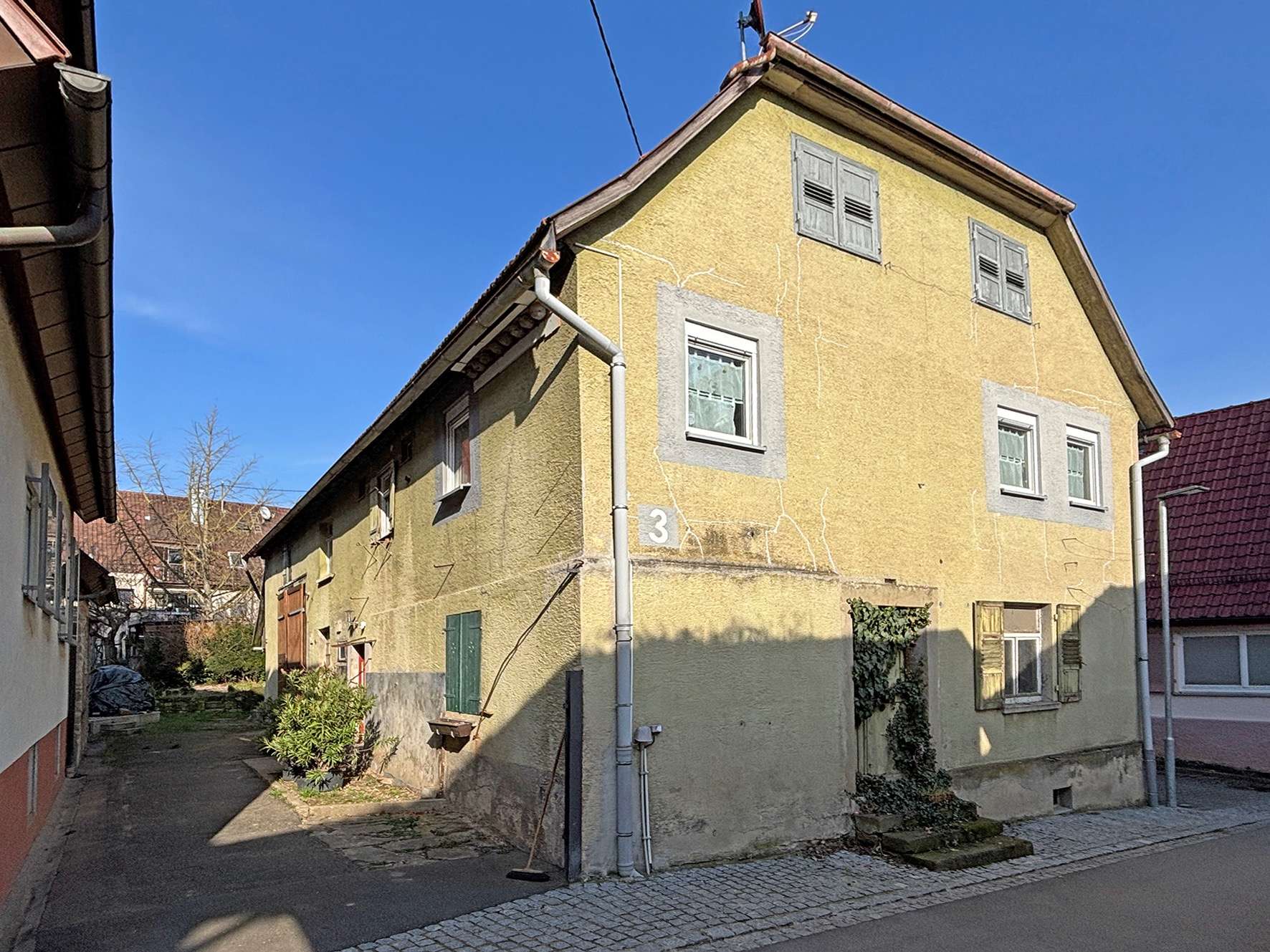 SANIERUNGSBEDÜRFTIGES BAUERNHAUS MIT SCHEUNE – ein Stück Walheimer Geschichte, Ludwigsburg Kreis – Bild 3