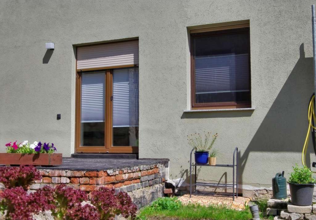 Immobilie in Saalfeld/Saale - Ihr Traumhaus in ruhiger, grüner Lage in Saalfeld – teilsaniert und bereit für Ihre persönliche - Bild 2