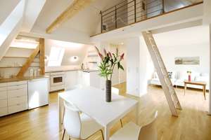 Schickes Loft in Villa Ramersdorf - DG-Wohnung mit Südbalkon – Die vollständige Adresse der Immobilie erhältst du vom Anbieter., 81735 Ramersdorf, München – Vorschaubild 1