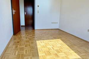 teilrenovierte 3,5-Zimmer Wohnung mit Aufzug & Balkon (Süden) in Höntrop – Einsteinweg 19, 44869 Höntrop, Bochum – Vorschaubild 14