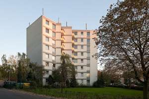 Schöne 2-Zimmer-Wohnung im sehr gepflegten Mehrfamilienhaus in Bonn-Beuel - Rheinnähe – Elsa-Brändström-Straße 53, 53225 Beuel-Mitte, Bonn – Vorschaubild 2