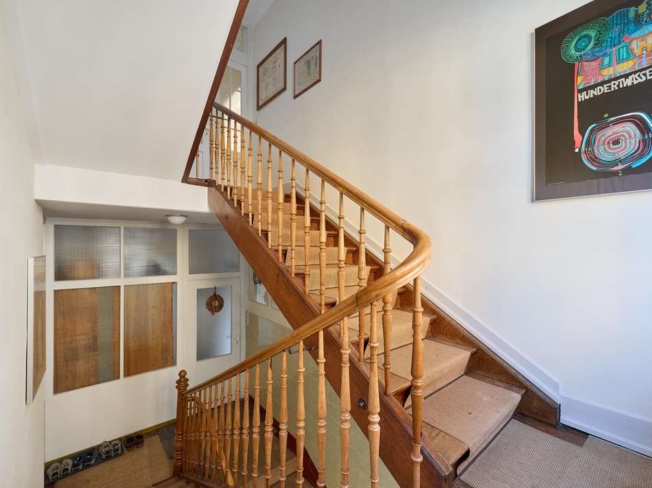 Treppe vom EG ins 1. OG