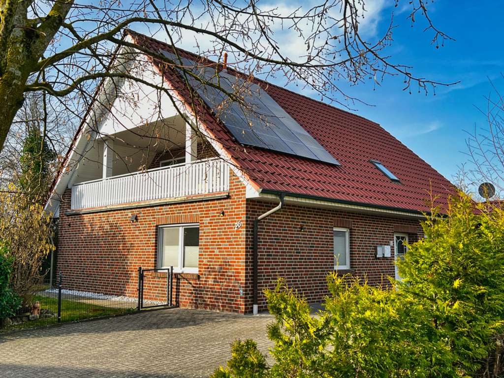 Immobilie in Sögel - Platz, Potenzial & PV-Anlage! Vermietetes Einfamilienhaus mit Einliegerwohnung! - Bild 1