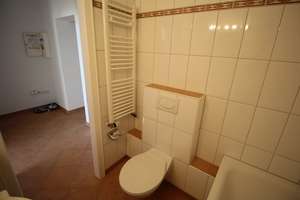 EXKLUSIV PEMPELFORT PARKETT EINBAUKÜCHE BALKON MODERNES WANNENBAD RUHIG + HELL 3. ETAGE/FRANKENSTR. – Frankenstraße 23A, 40476 Derendorf, Düsseldorf – Vorschaubild 9