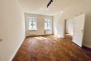 Sonnig. Saniert. Bezugsfrei. Mitten in der Stadt. 3-Zimmer im 4. OG – mit Balkon