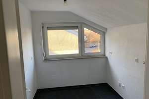 Stuttgart-Plieningen: Gemütliche 2-Zimmer DG Wohnung in ruhiger Lage – Die vollständige Adresse der Immobilie erhältst du vom Anbieter., 70599 Plieningen (Ortsteil), Stuttgart – Vorschaubild 4