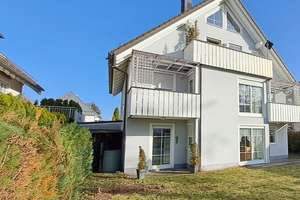 Bezugsfreie 3 Zimmer  Wohnung mit Balkon, EBK, Kachelofen in ruhiger Wohnlage von München Denning!