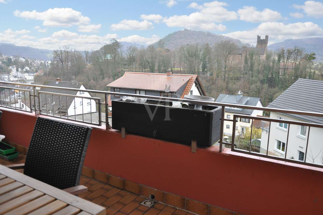 Immobilie in Neckarsteinach - Mehrfamilienhaus mit Burgenblick, großem Garten und Potenzial - Bild 0