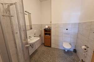 Vielseitiges Mehrfamilienhaus mit großem Grundstück, Garten, Garage und Feriennutzung – 8262 Hammerbrücke – Vorschaubild 8