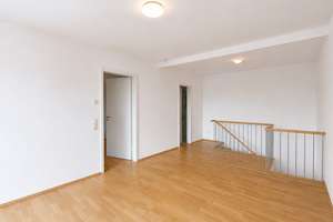 Helle 3-Zimmer-Maisonettewohnung mit Galerie und Balkon – 65191 Sonnenberg, Wiesbaden – Vorschaubild 7