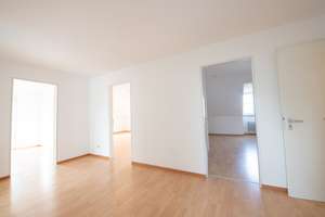 Licht,Raum und Charme unterm Dach! – Die vollständige Adresse der Immobilie erhältst du vom Anbieter., 81476 Forstenried, München – Vorschaubild 9