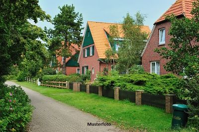 Kapitalanlage + Dreifamilienhaust nebst Garage und Garten