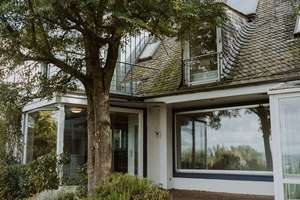 Exklusives freistehendes Haus in Hanglage