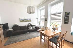 Sehr gepflegte Altbauwohnung, ruhige Lage im 4-Parteienhaus