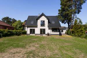 Mit Erdwärme, Fußbodenheizung, Einbauküche, Garage, Kamin u.v.m.: Neubau-Einfamilienhaus Bad Saarow – Die vollständige Adresse der Immobilie erhältst du vom Anbieter., 15526 Bad Saarow – Vorschaubild 18