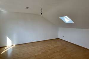 Ab sofort bezugsfrei –  Dachgeschosswohnung in beliebter Lage der Mainzer Neustadt. – Adam-Karillion-Straße 00, 55118 Neustadt, Mainz – Vorschaubild 18