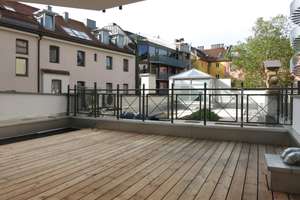 Altstadt: Moderne 3 Zimmer Wohnung mit 30m² Terrasse am Viktualienmarkt