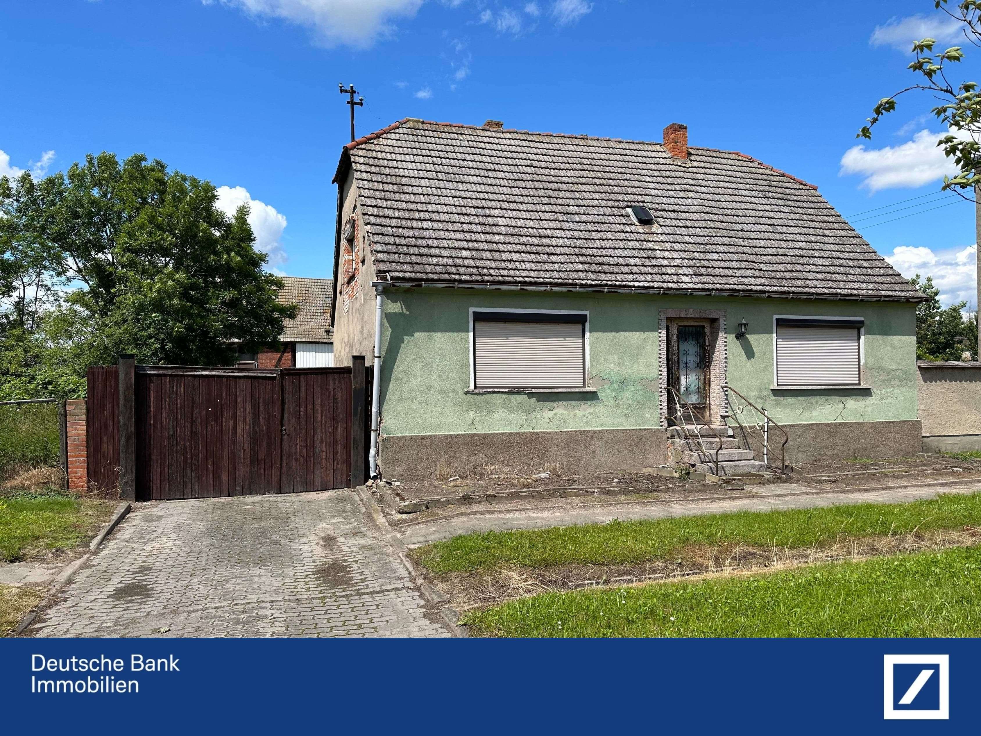 Einfamilienhaus mit großen Grundstück für Handwerker, Jerichower Land Kreis – Bild 1