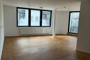 Großzügige, helle 2 Zimmerwohnung mit erstklassigem Skyline-Blick – 60594 Sachsenhausen-Nord, Frankfurt am Main – Vorschaubild 3