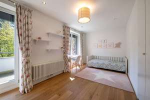 Großzügig, individuell und perfekt für Familien: Exklusive Villa mit Garten und Pool – Die vollständige Adresse der Immobilie erhältst du vom Anbieter., 81479 Solln, München – Vorschaubild 12