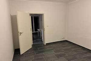 Charmante 2-Zimmer Dachgeschosswohnung. Mit Einbauküche, Balkon und Blick ins Grüne! – Schonnebeckhöfe 134-136, 45309 Schonnebeck, Essen – Vorschaubild 4
