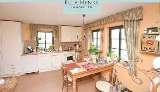 Bild von Charmantes, teilsaniertes Fachwerkhaus mit 2 Wohnungen auf idyllischem Grundstück.