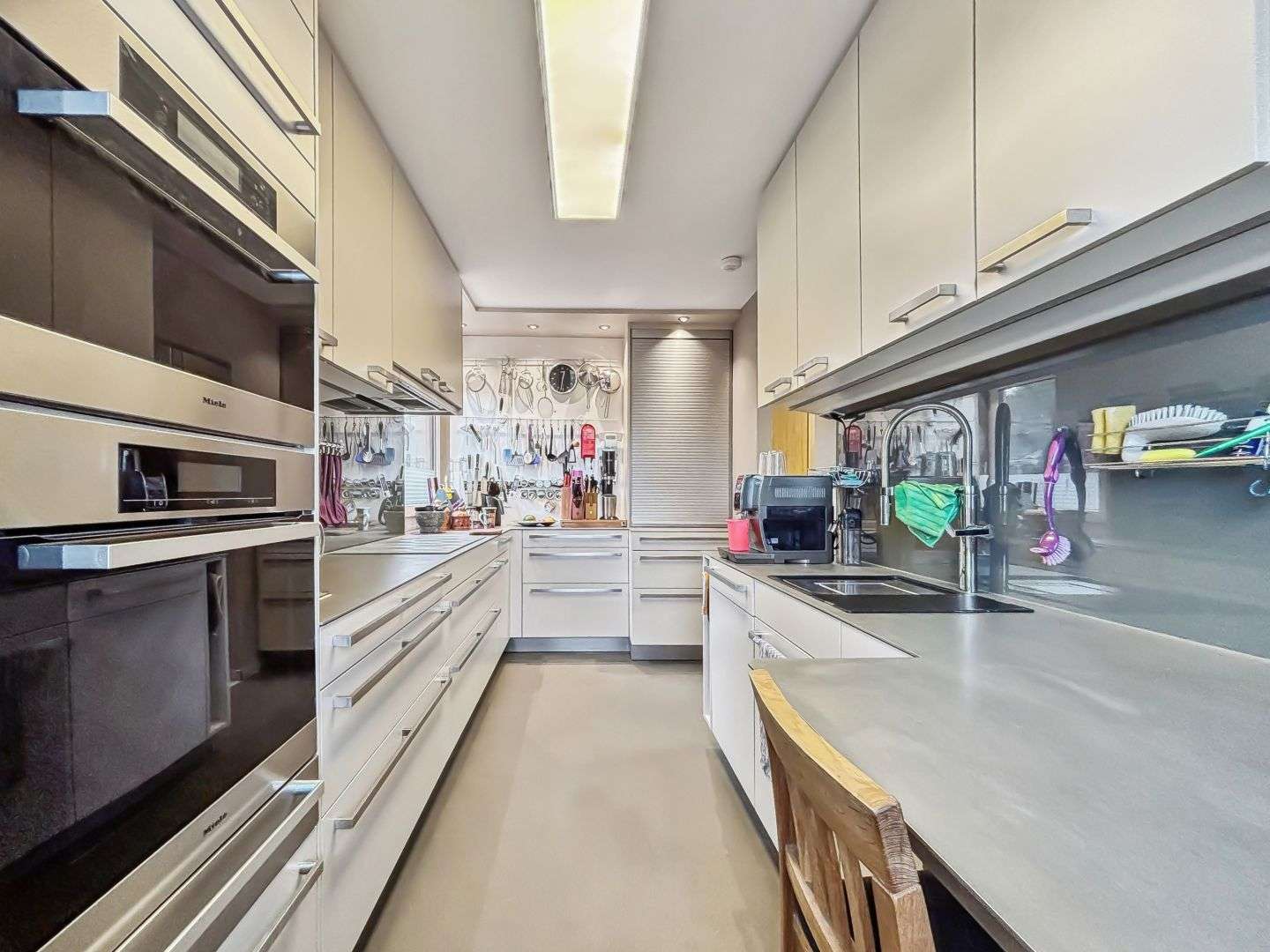 Immobilie in Cremlingen - Ein-Zweifamilienhaus mit ca. 196 m² Wohnfläche in Weddel - Cremlingen - Bild 2