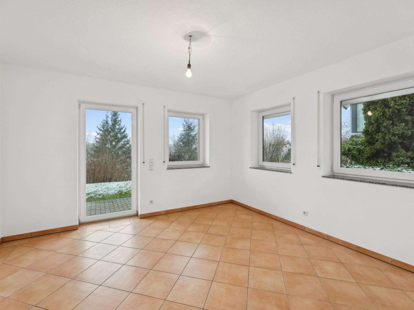 Immobilie in Neustadt an der Aisch - Exklusives Zweifamilienhaus in bevorzugter Lage von Neustadt an der Aisch - Bild 5