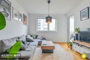 Wohnen im O-Quartier. 2-Zimmer-Etagenwohnung mit ca. 64
m² Wohnfläche und Loggia.