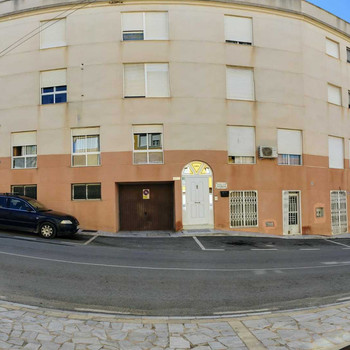 WOHNUNG IN MACAEL, ALMERÍA, MIT AUSGEZEICHNETER LAGE, 3 SCHLAFZIMMER, 2 BADEZIMMER UND ABSTELLRAUM.