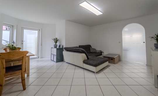 Helle 2,5-Zimmer-Wohnung mit großem Kellerraum – Provisionsfrei!