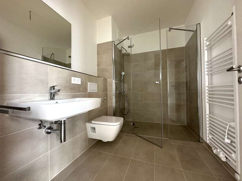 **Erstbezug** Große 5-Raum-Wohnung mit Dachterrasse in Dresden-Friedrichstadt - Photo 5