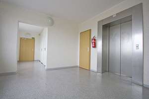Nachnutzer gesucht! 2-Raumwohnung auf der Fahrstuhletage mit Dusche... – Coimbraer Str. 39, 6132 Silberhöhe, Halle (Saale) – Vorschaubild 8