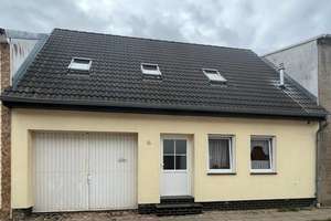 Ein schönes Wohnhaus in zentraler Lage! – Die vollständige Adresse der Immobilie erhältst du vom Anbieter., 17126 Jarmen – Vorschaubild 1