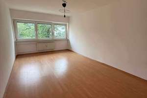 Sonnige 3-Zi-Wohnung mit Stellplatz in Lerchenau, 5 Min. Fahrzeit zum OEZ – Joseph-Seifried-Str. 26, 80995 Lerchenau-West, München – Vorschaubild 3