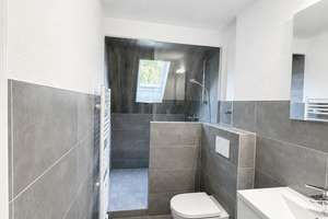 Erstbezug nach Vollsanierung – moderne 2-Zimmer-Wohnung im Dachgeschoss – Bunsenstr 68, 45145 Holsterhausen, Essen – Vorschaubild 3